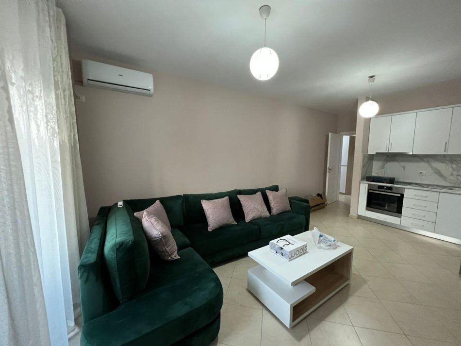 Tirane, jepet me qera apartament 2+1 Kati 5, 90 m² 600 € (rruga 5 maji)