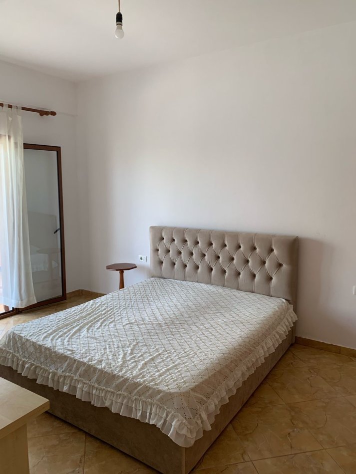 Tirane, jepet me qera apartament 2+1 Kati 2, 129 m² 400 € (Astir)