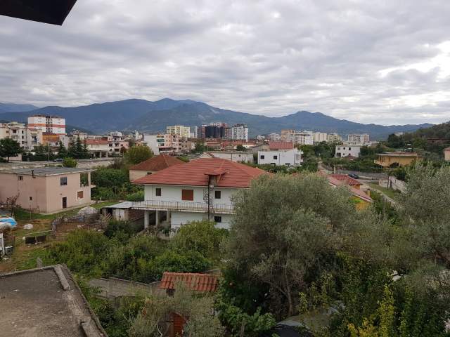 Elbasan, shitet shtepi 460 m² 23.000.000 Leke