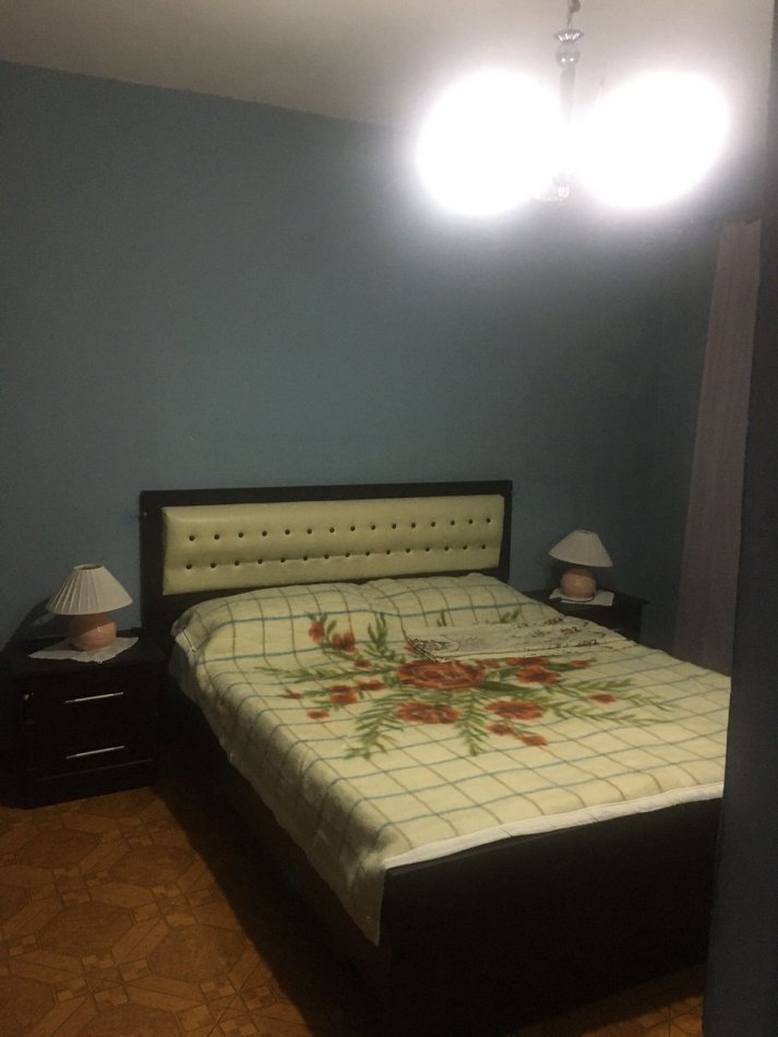 Tirane, jepet me qera apartament 2+1 Kati 3, 63 m² 400 € (Kinostudio)