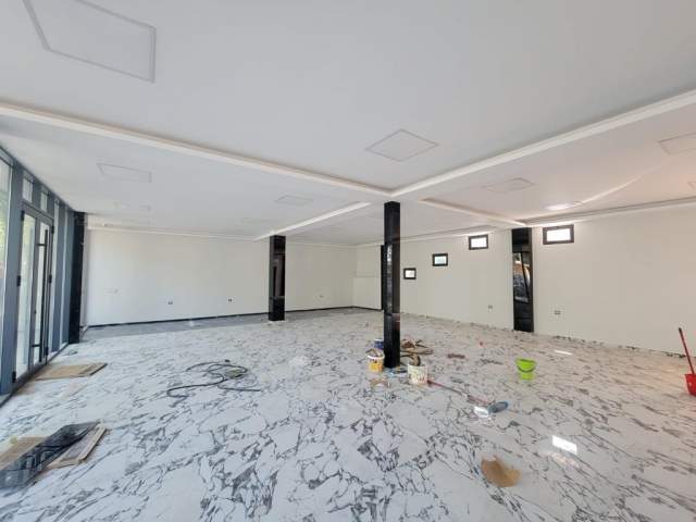Tirane, jepet me qera ambjent biznesi Kati 0, 300 m² 2.200 Euro (Misto Mame)