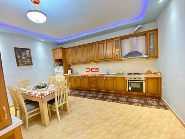 Vlore, shitet shtepi 1 Katshe Kati 0, 67 m² 90.000 Euro (Rruga Bektash Cakrani)
