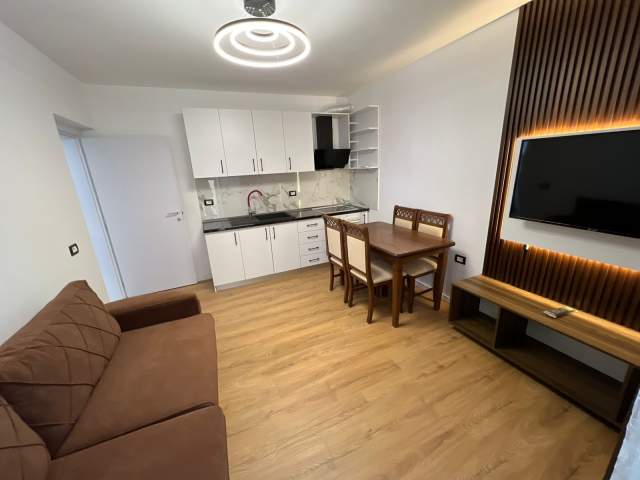 Tirane, shitet apartament 1+1+BLK Kati 5, 575 m² 75.000 Euro (Brryli)