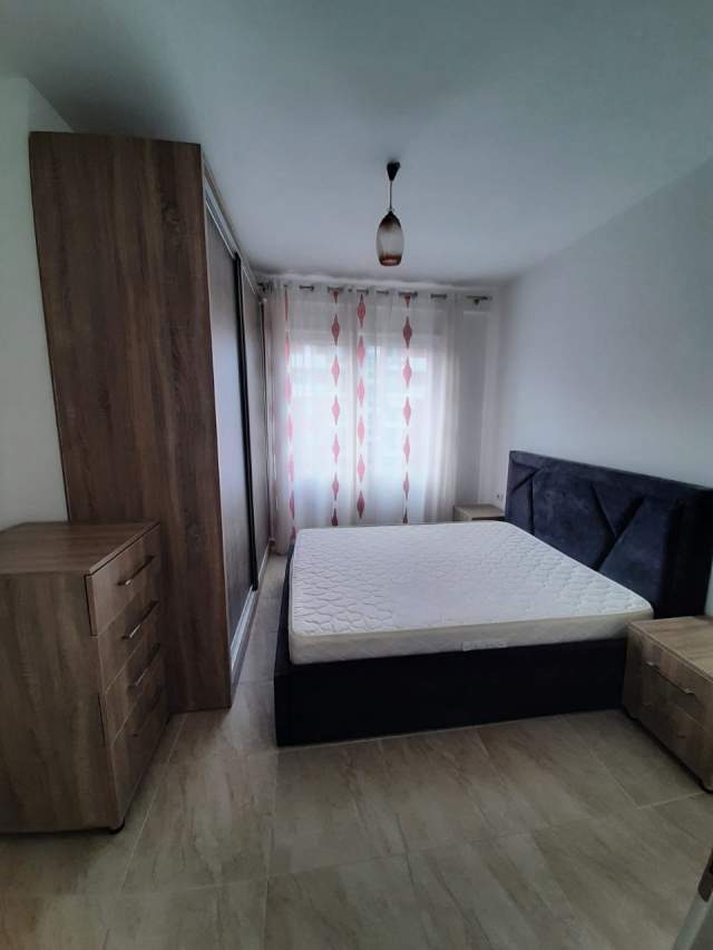 Tirane, jap me qera apartament 1+1+garazh Kati 5, 70 m² 350 Euro Green City Unaze te Re
