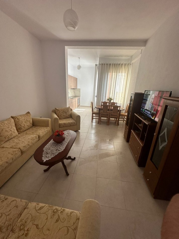 Tirane, jepet me qera apartament 1+1 Kati 3, 70 m² 35.000 € (Tasim Shehu)