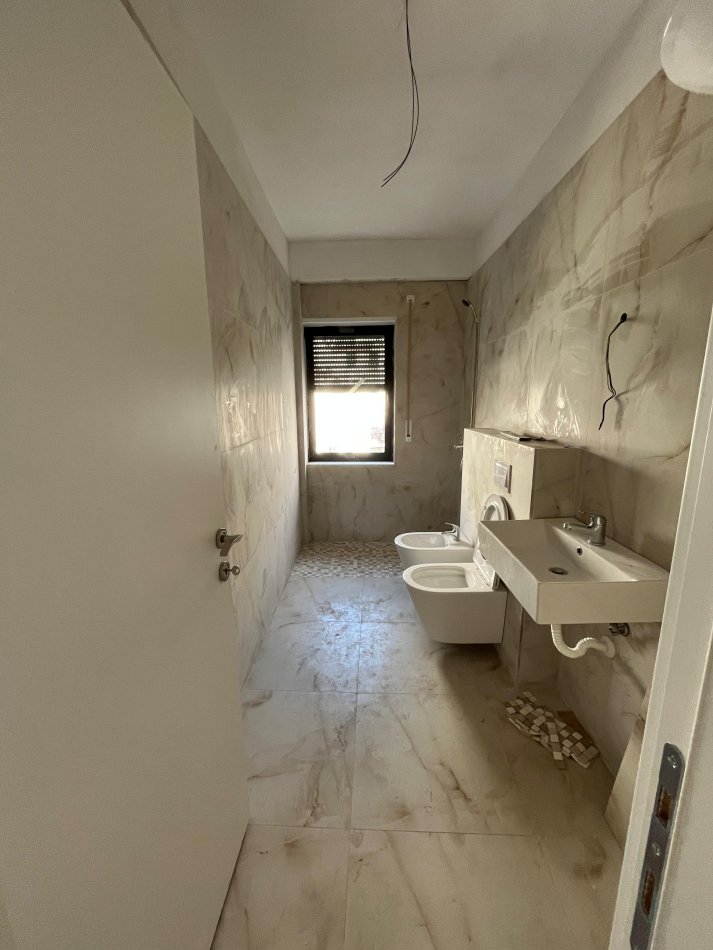 Tirane, jepet me qera apartament 2+1 Kati 1, 76 m² 550 € (Kodra e Diellit)