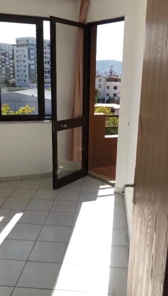 Tirane, jepet me qera apartament 2+1+BLK Kati 4, 90 m² 45.000 Leke (Ish Fusha e Aviacionit)