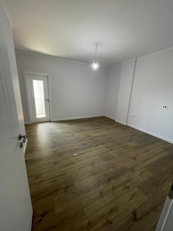 Tirane, shitet 2+1 Kati 4, 124 m² 136.400 € (fresk)