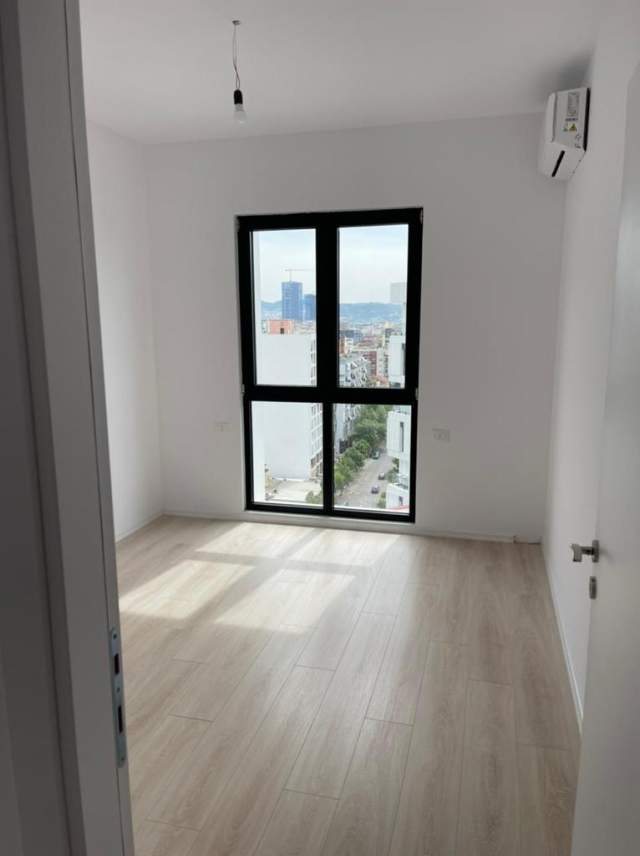 Tirane, jepet me qera apartament Kati 11, 125 m² 500 Euro