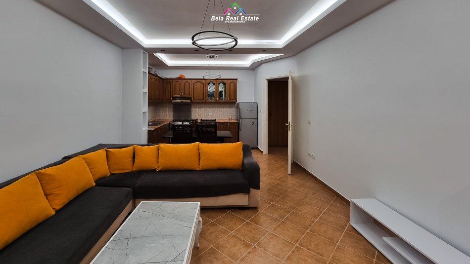 Tirane, jepet me qera apartament 2+1 Kati 2, 85 m² 400 € (fresku)
