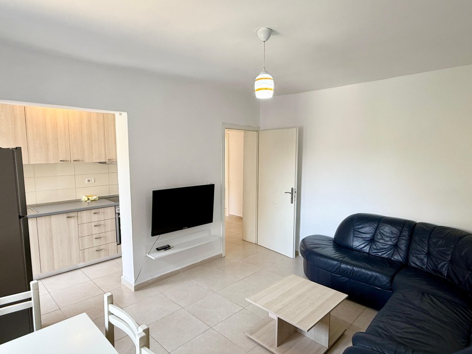 Tirane, shitet apartament 2+1+Ballkon Kati 3, 66 m² 115.000 € 