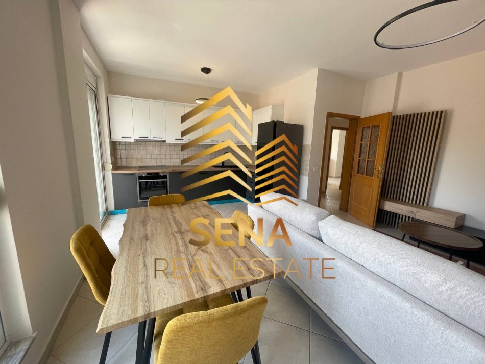 Tirane, jepet me qera apartament 2+1 , 115 m² 850 € (Rruga e Kavajes)