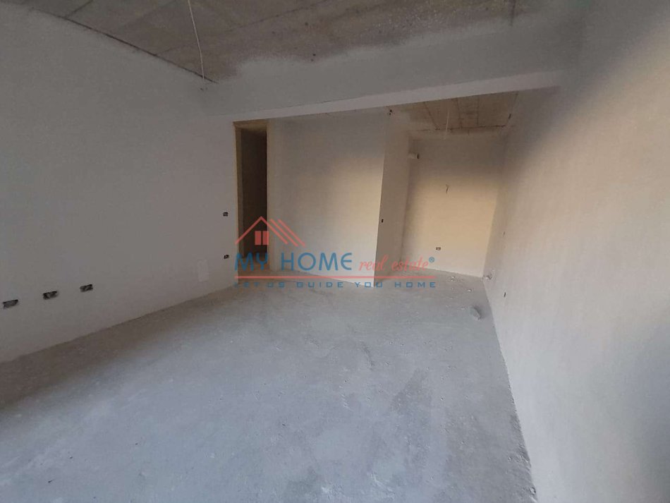 Tirane, shes apartament 1+1+Ballkon Kati 3, 71 m² 91.700 € (porcelan)