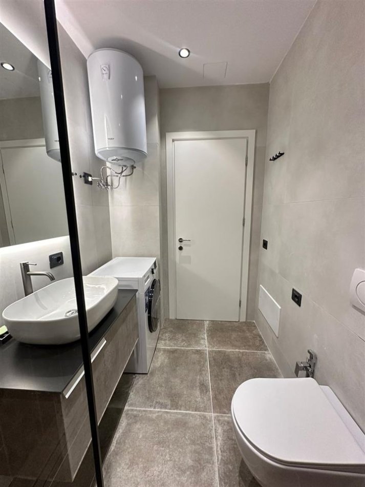 Tirane, jepet me qera apartament 1+1+Ballkon, Kati 6, 75 m² 450 € (rruga tre deshmoret Yzberisht)