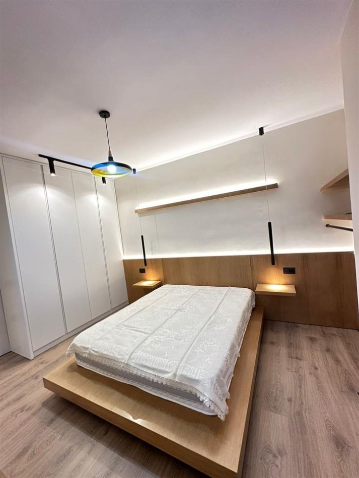 Tirane, jepet me qera apartament 1+1+Ballkon, Kati 6, 75 m² 450 € (rruga tre deshmoret Yzberisht)