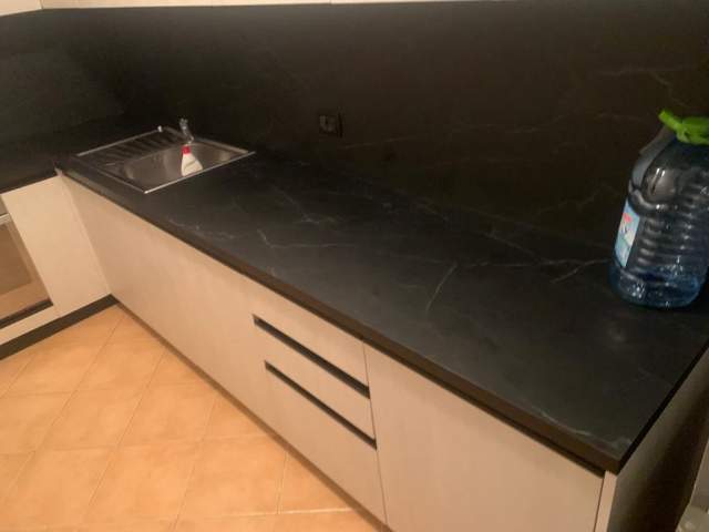 Tirane, jepet me qera apartament 1+1 Kati 5, 65 m² 37.000 Leke (Shkolla e baletit, Rruga Petro Nini Luarasi.)