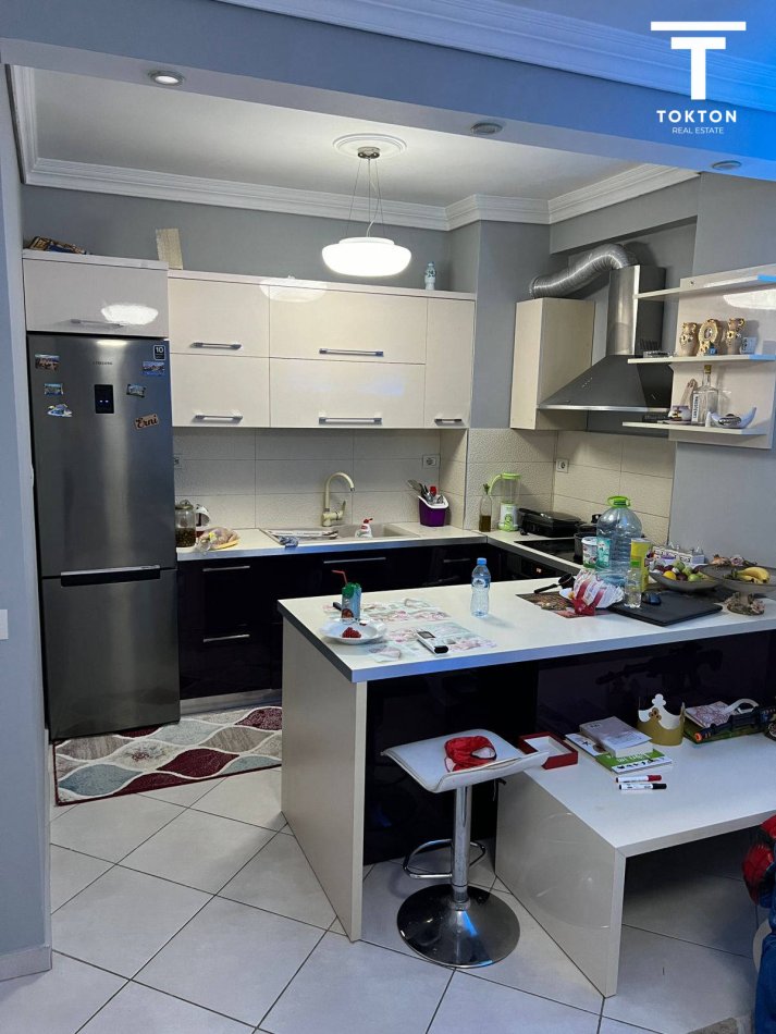 SHITET, APARTAMENT 1+1, KODRA E DIELLIT, TIRANË,TT 766