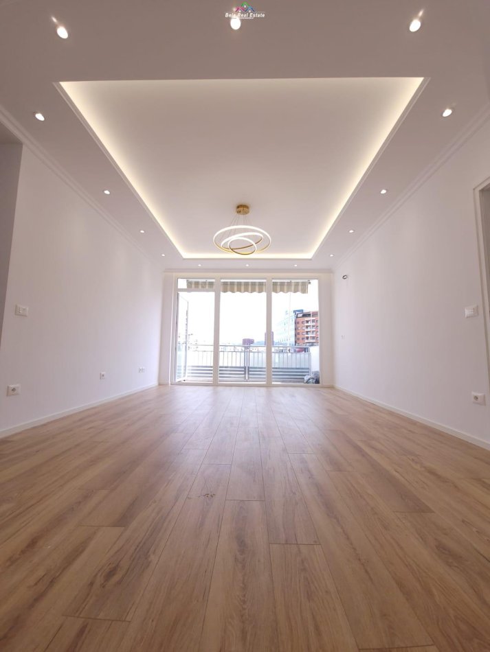Tirane, shes apartament 2+1 Kati 7, 95 m² 210.000 € (zogu i zi)
