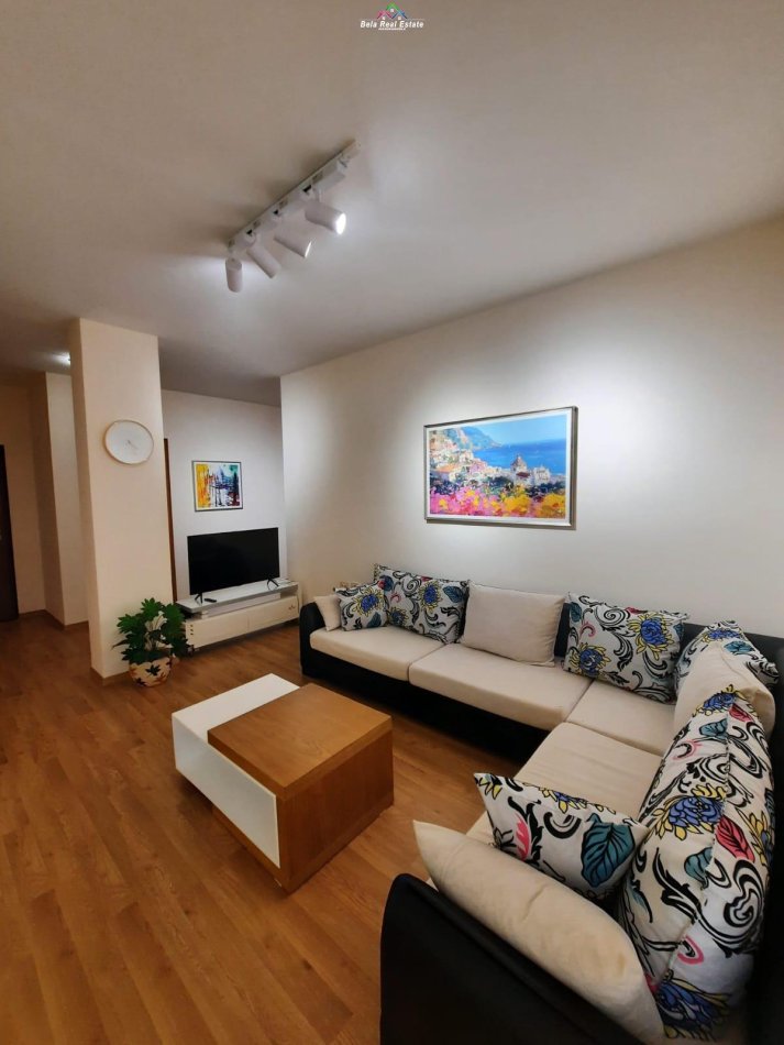 Tirane, jepet me qera apartament 2+1 Kati 3, 115 m² 800 € (prane Kopshtit Zoologjik, Rruga Eduart Mano)