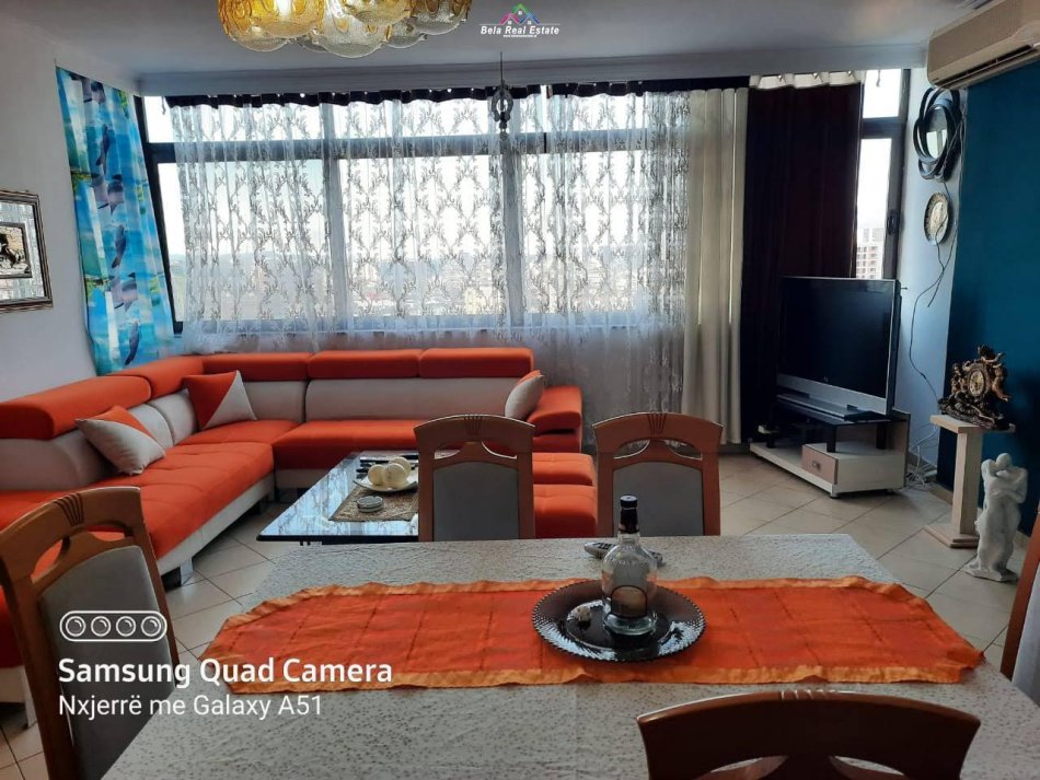 Tirane, jepet me qera apartament 3+1 Kati 9, 130 m² 800 € (rruga e kavajes)