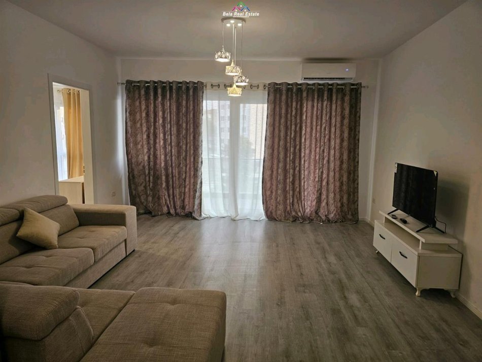 Tirane, jepet me qera apartament 1+1+Ballkon Kati 3, 80 m² 600 € (5 maji)