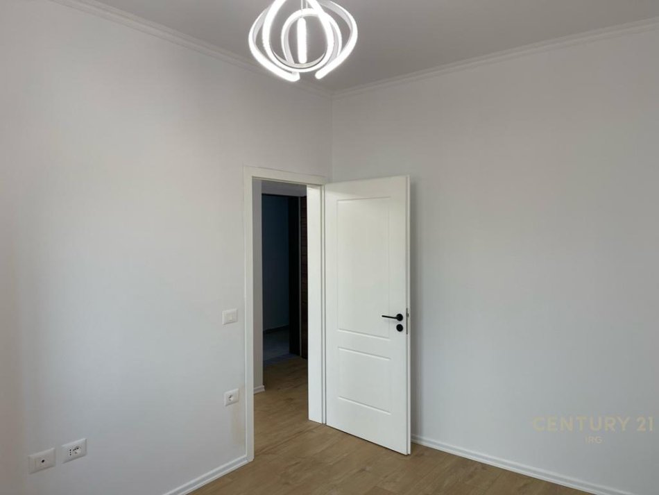 Tirane, shes 1+1 Kati 4, 55 m² 88.000 € (Astir 2 palmat)
