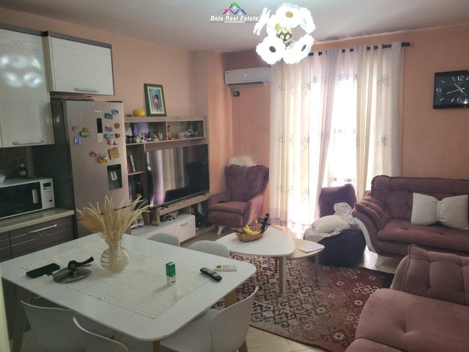 Tirane, shes apartament 2+1 Kati 1, 82 m² 107.000 € (5 maji)