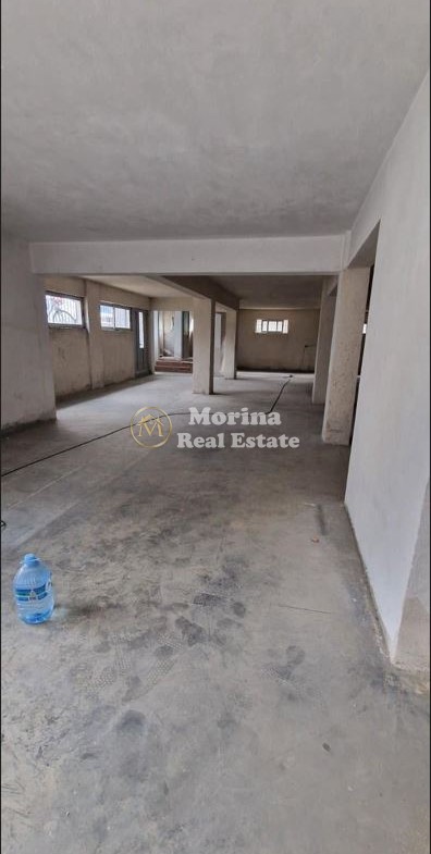 Tirane, jepet me qera magazine Kati 0, 360 m² 750 € (Ish Dogana)