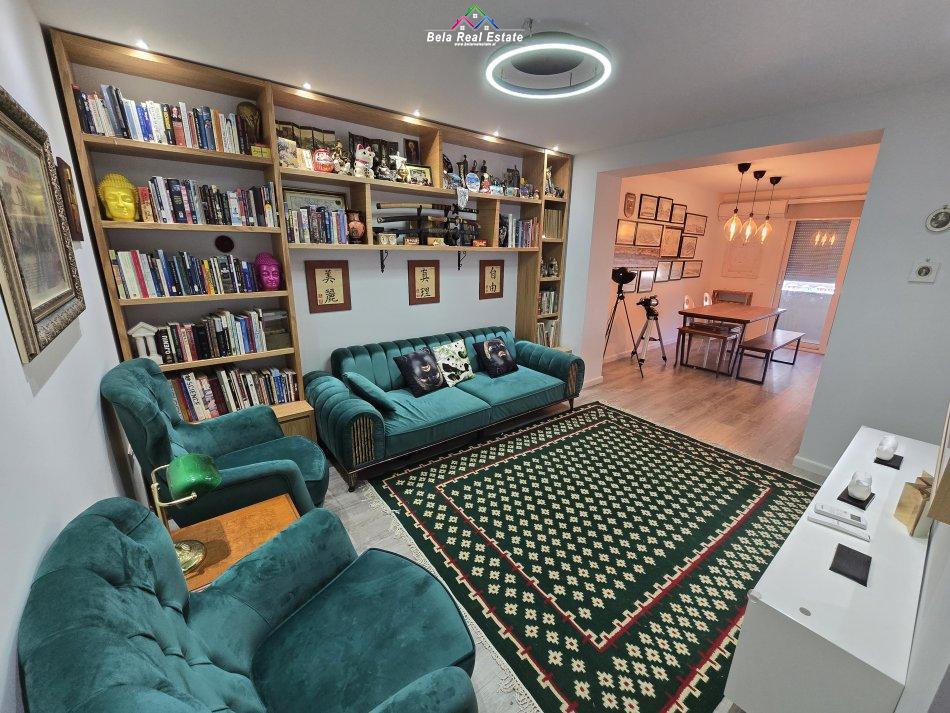 Tirane, shes apartament 2+1 Kati 3, 92 m² 250.000 € (Bllok)