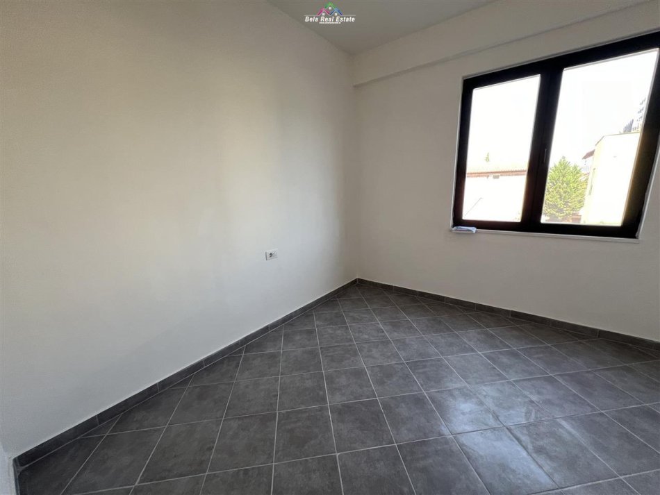 Tirane, jepet me qera apartament 2+1 Kati 1, 110 m² 700 € (Asim vokshi)