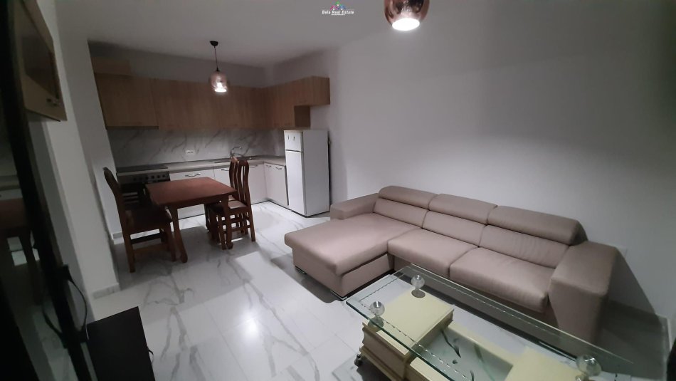 Tirane, jepet me qera apartament 1+1+Ballkon Kati 6, 60 m² 450 € (Asl)