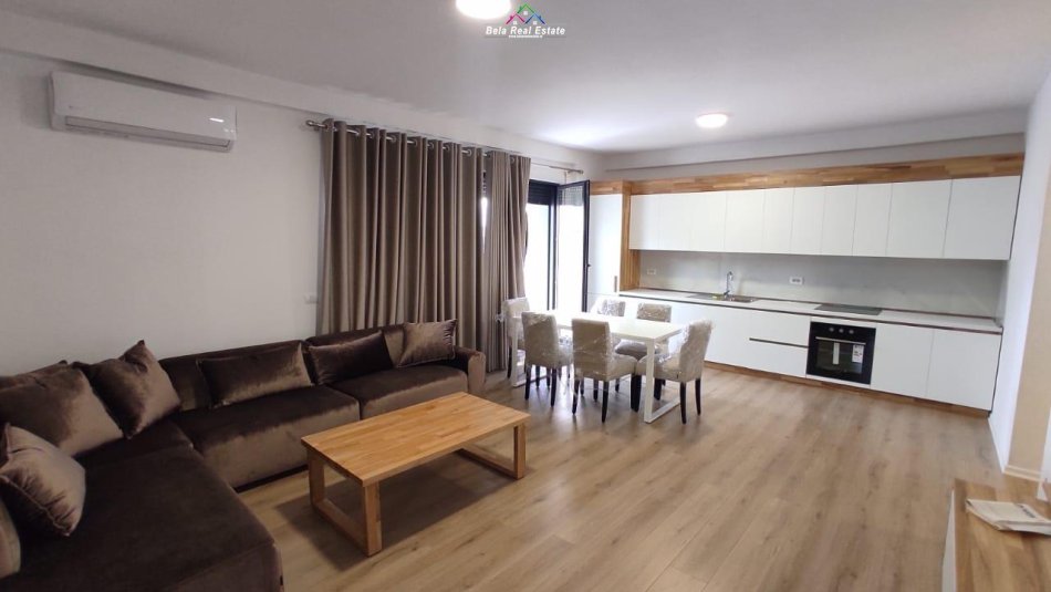 Tirane, jepet me qera apartament 2+1 Kati 6, 100 m² 800 € (porcelan)