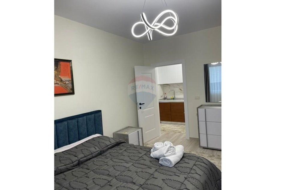 Tirane, jepet me qera apartament 1+1 Kati 8, 70 m² 900 € (Rruga e Kosovareve)
