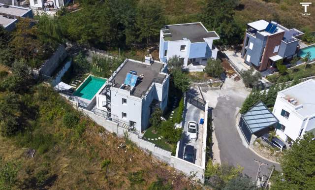 Tirane, shes Vile 3+1+BLK Kati 2, 180 m² 600.000 Euro (berzhite)