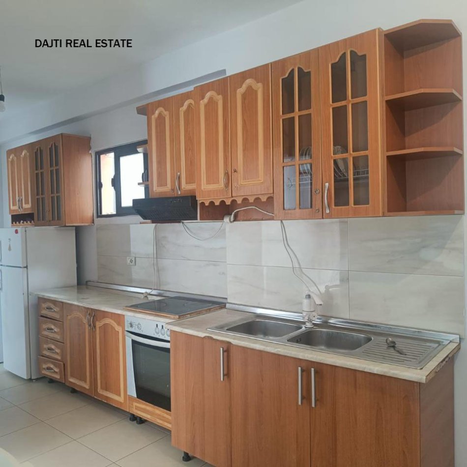 Tirane, jepet me qera apartament 2+1+Aneks+Ballkon Kati 5, 90 m² 350 € (Te Thesari,Fresku)