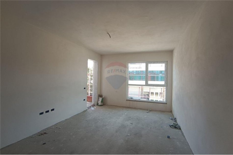 Tirane, shitet apartament 1+1 Kati 5, 75 m² 91.000 € (rruga lidhja e prizrenit - Treni - Bulevardi i Ri)