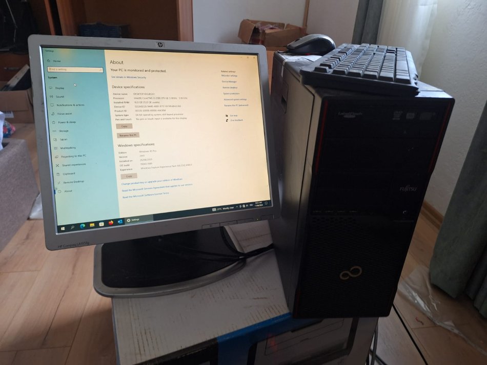 Tirane, shes Kompjuter+Monitor FSC + HP Compaq