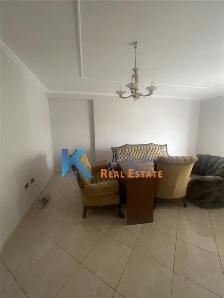 Tirane, jepet me qera zyre Kati 3, 103 m² 500 € (Astir, afer bar 2 Palma)