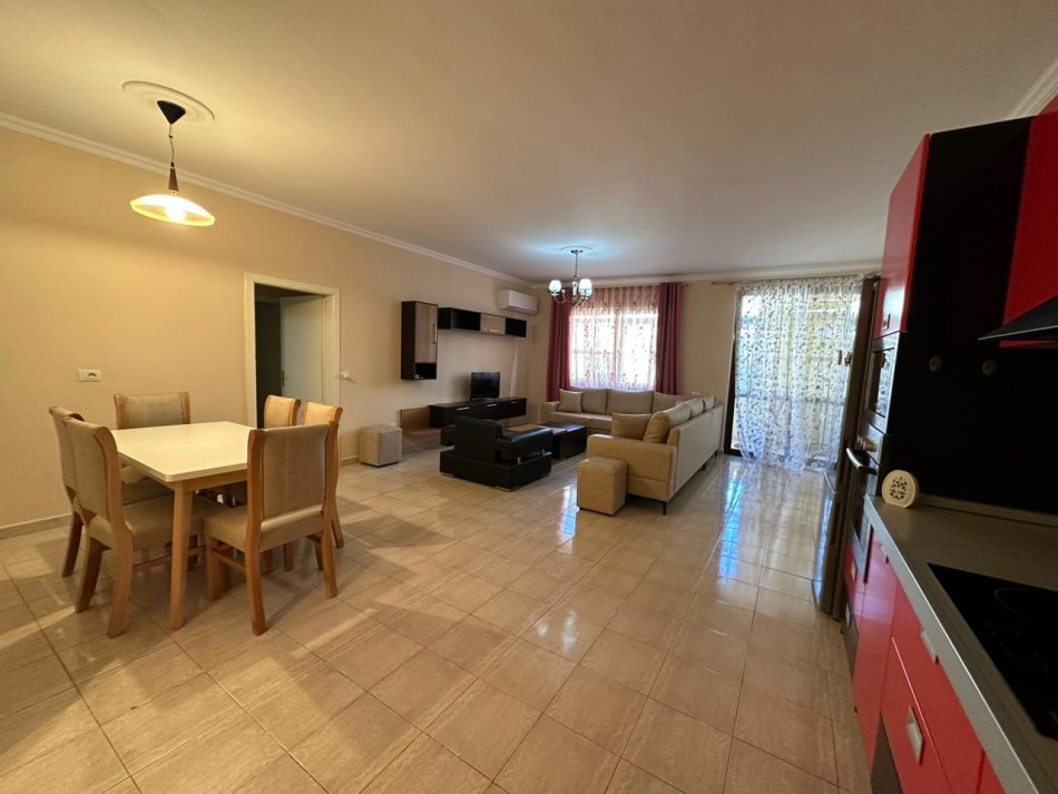 Tirane, jepet me qera apartament 2+1 Kati 3, 110 m² 650 € (Rruga e Durresit)