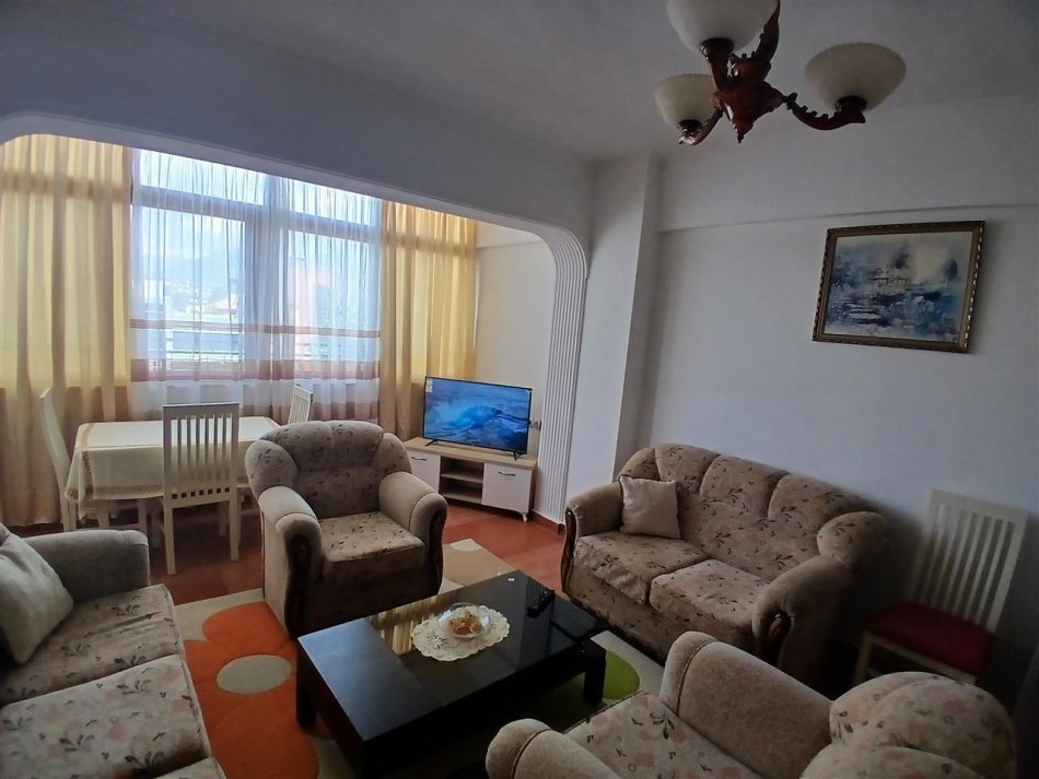 Tirane, jepet me qera apartament 2+1 Kati 3, 90 m² 480 € (Laprake)
