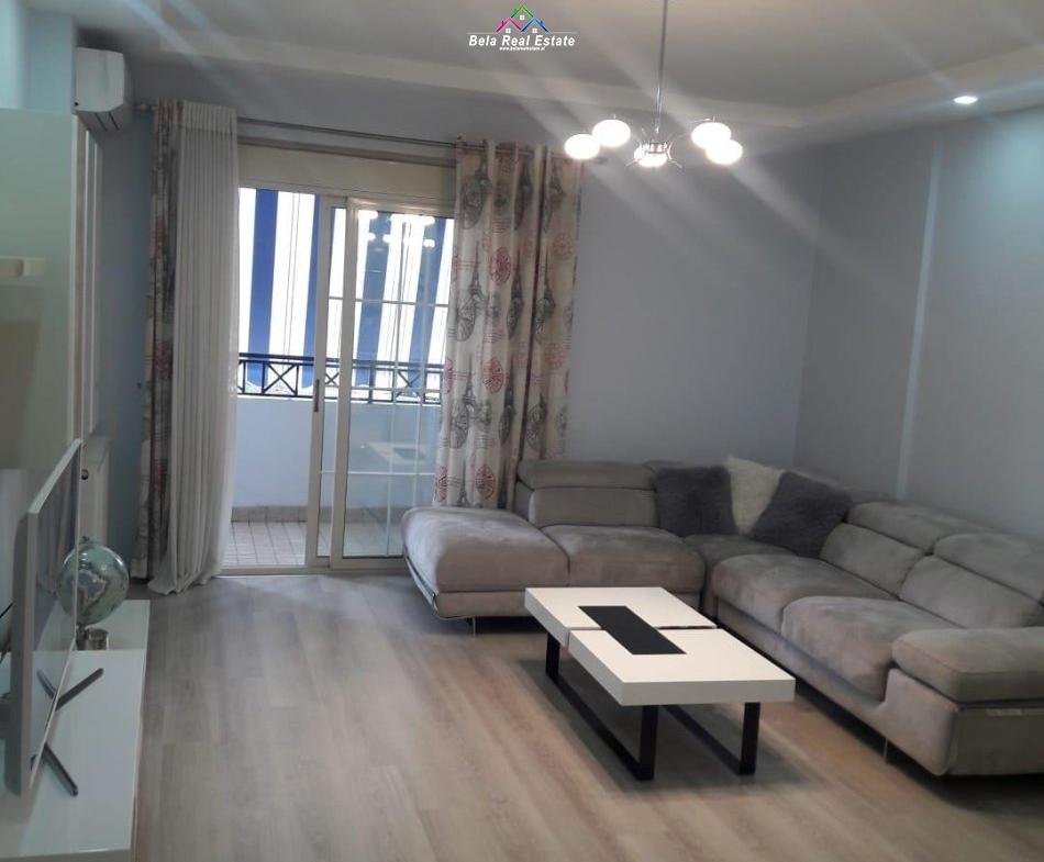 Tirane, jepet me qera apartament 2+1 Kati 6, 120 m² 1.000 € (Selvia)