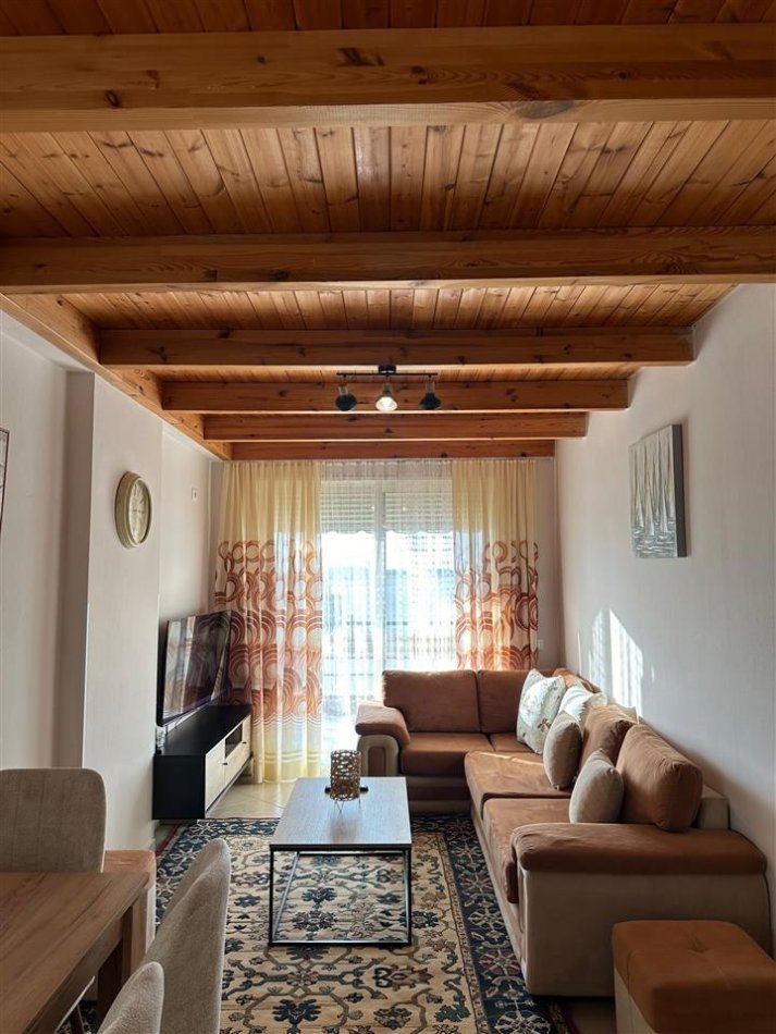 Tirane, jepet me qera apartament 2+1 Kati 6, 110 m² 480 € (FRESKU)