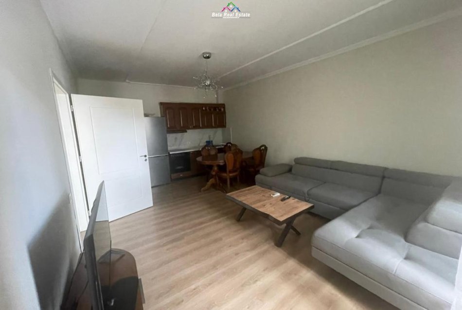 Tirane, jepet me qera apartament 1+1 Kati 4, 70 m² 500 € (Shkolla e Baletit)