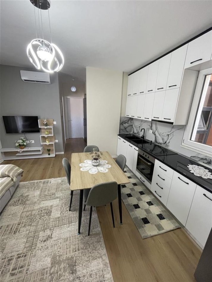 Tirane, jepet me qera apartament 2+1 Kati 8, 98 m² 650 € (don bosko)