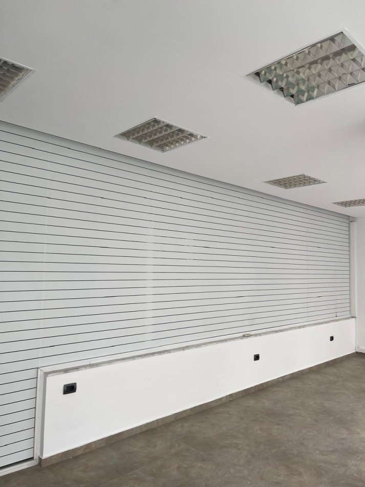 Tirane, jepet me qera zyre Kati 2, 60 m² 350 € (yzberisht)