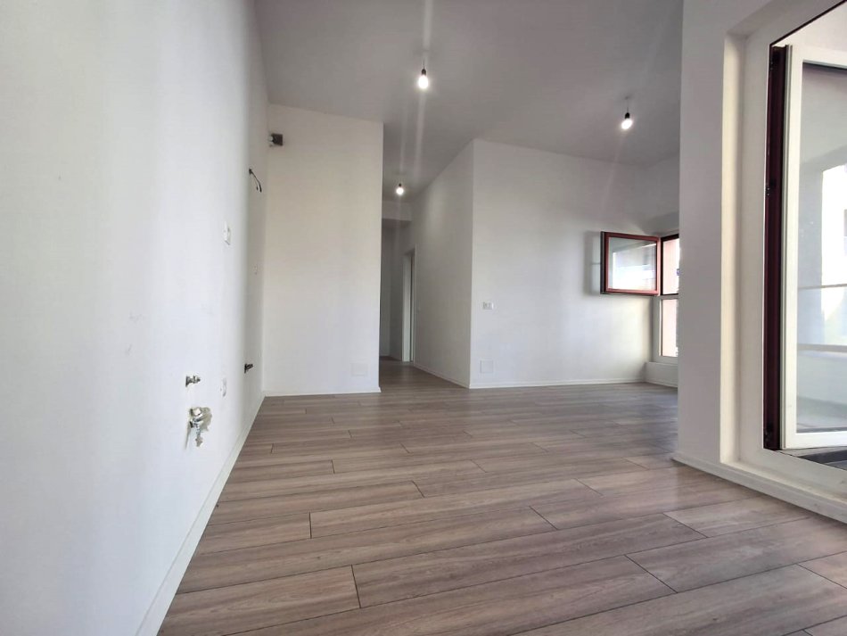 Tirane, shitet apartament 1+1+Aneks+Ballkon Kati 2, 68 m² 93.000 € (ali demi , mangalem 21)