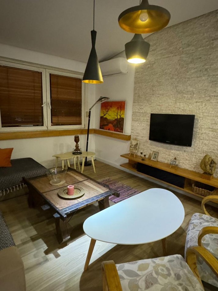 Tirane, jepet me qera apartament 2+1 Kati 7, 114 m² 800 € (stacion treni)