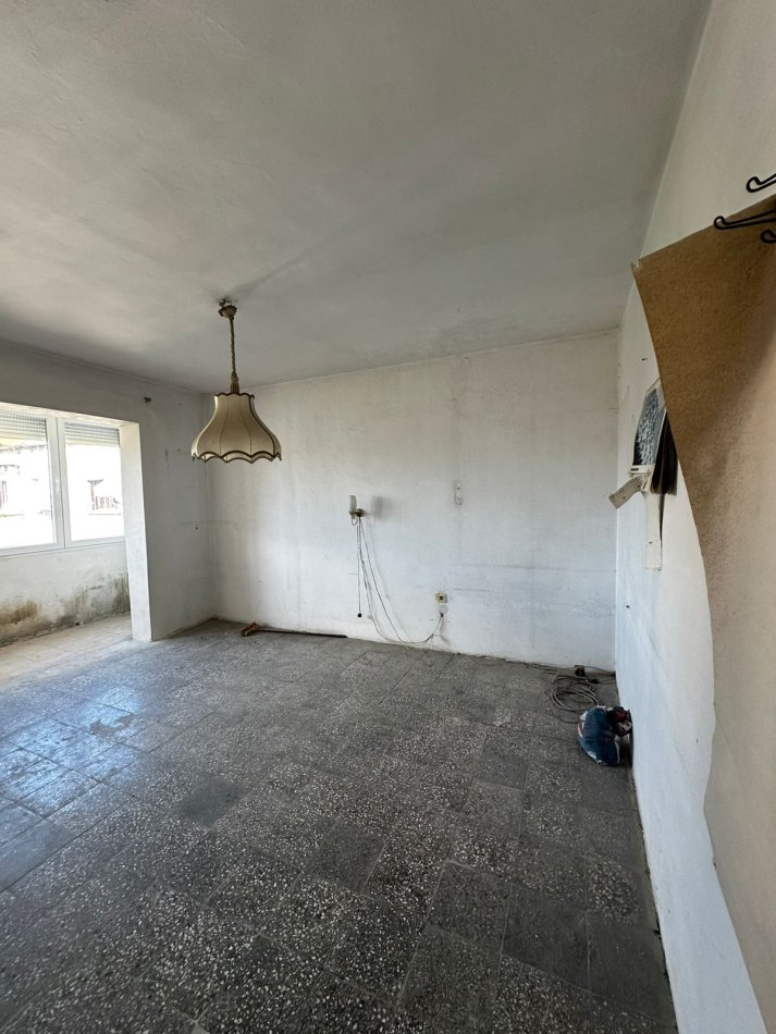 Tirane, shes apartament 1+1 Kati 5, 52 m² 75.000 € (ALIL DEM)