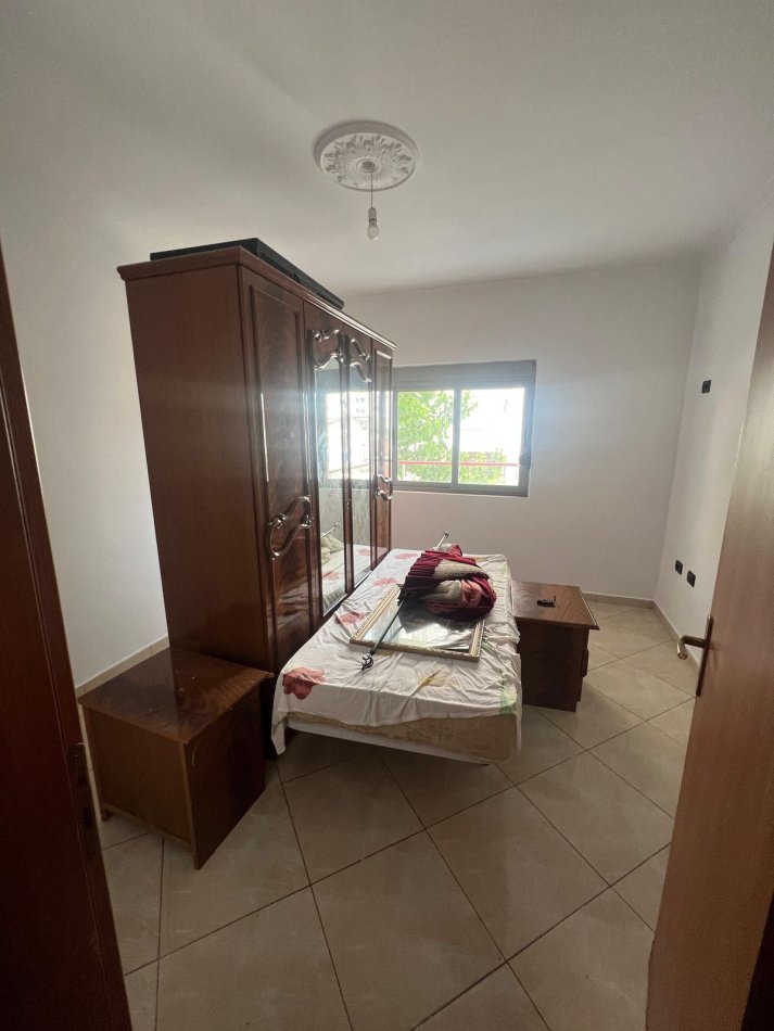 Tirane, jepet me qera apartament 2+1 Kati 3, 103 m² 450 € (Astir)