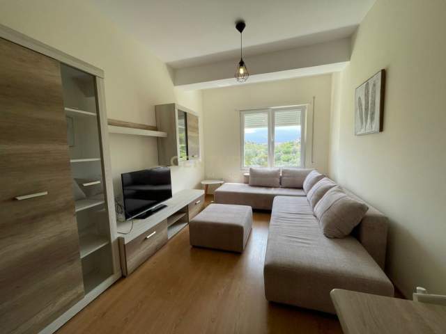 Tirane, jepet me qera apartament 1+1 55 m² 400 Euro (Rezidenca Kodra e Diellit 2)
